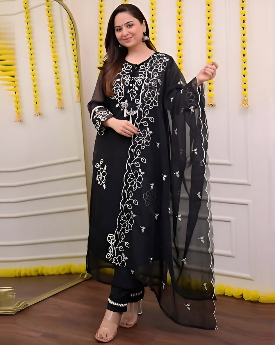 🌟 Black Floral Embroidered Net Kurta Set with Dupatta 🌟