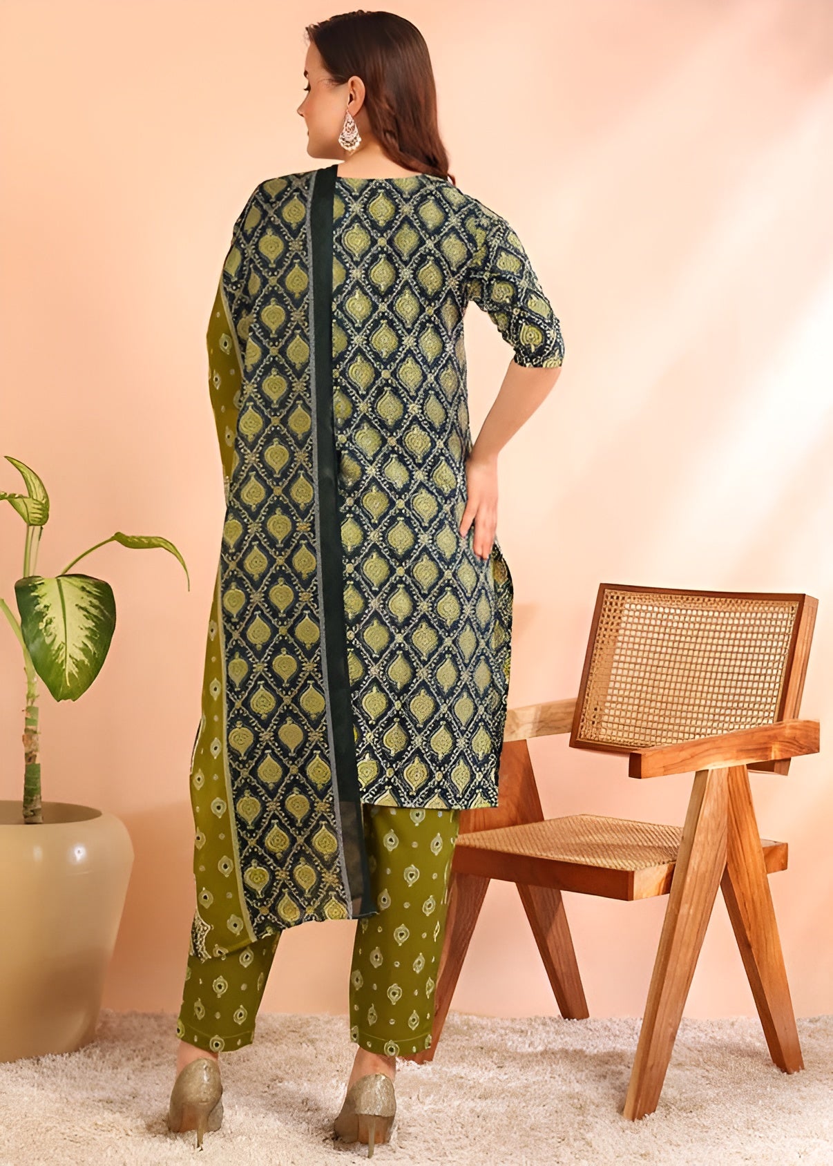 🌿 Green Poly Rayon Foil Print Kurta Pant Set with Dupatta 🌿