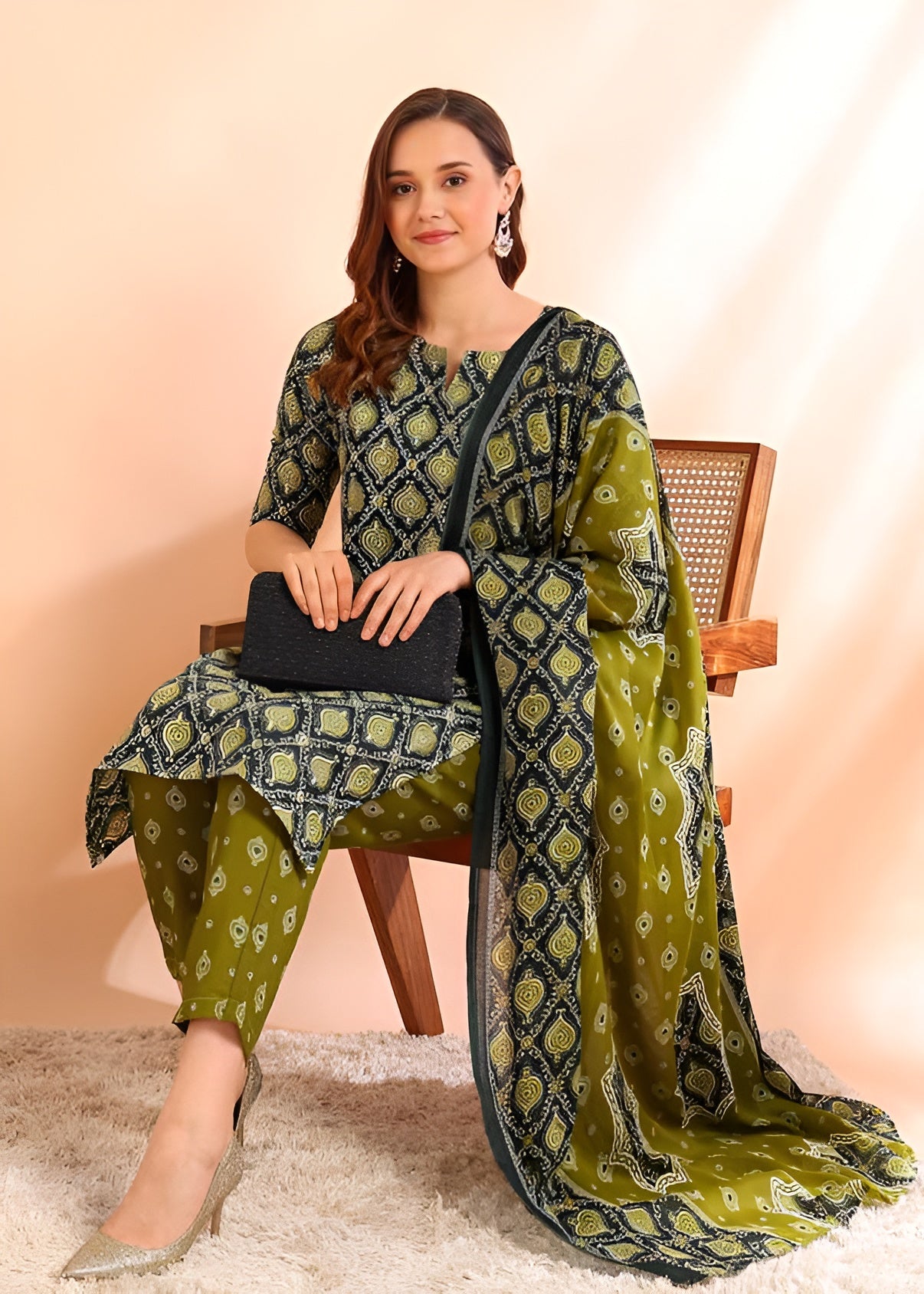 🌿 Green Poly Rayon Foil Print Kurta Pant Set with Dupatta 🌿