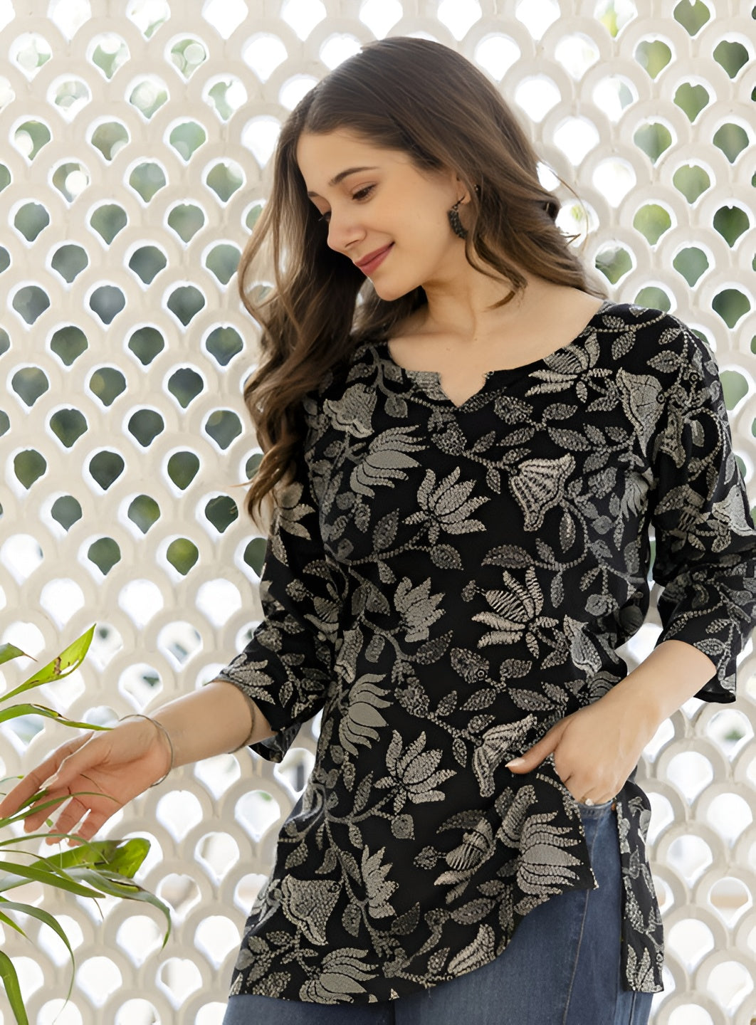 Women Floral Print Cotton Straight Kurta (Black)