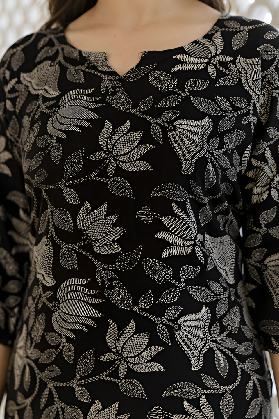 Women Floral Print Cotton Straight Kurta (Black)
